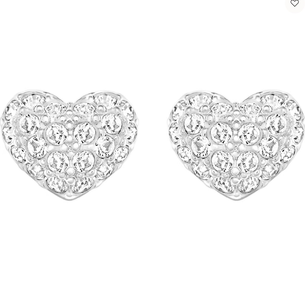 Heart stud earrings